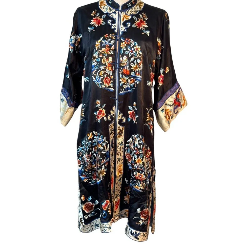 VTG Embroidered Black Silk Robe Floral Asian Design Front Frog Closure Kimono - Picture 2 of 16